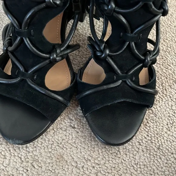 BCBG black heels - Picture 9 of 10